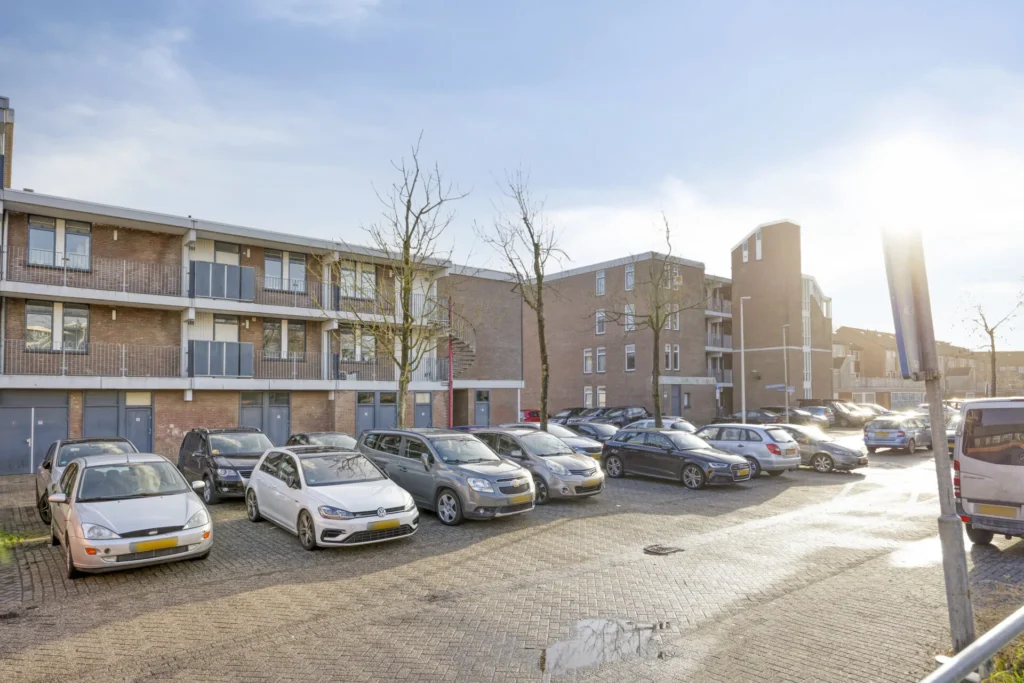 Titus Brandsmahove 32