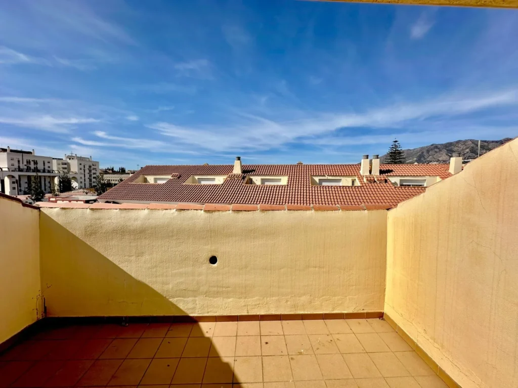Instapklare, gerenoveerde woning met garage in hartje Fuengirola