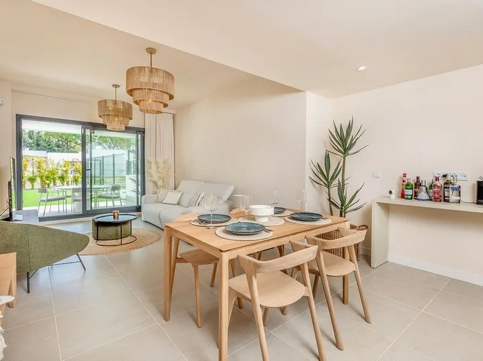Stijlvol 2-slaapkamer tuinappartement in Aranya Estepona