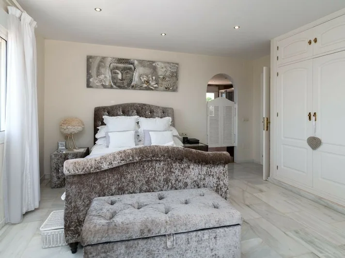 Mediterrane villa met zeezicht en extra bouwperceel – La Cala de Mijas