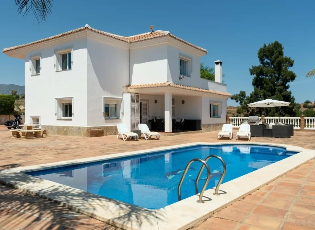 Mediterrane villa met zeezicht en extra bouwperceel – La Cala de Mijas