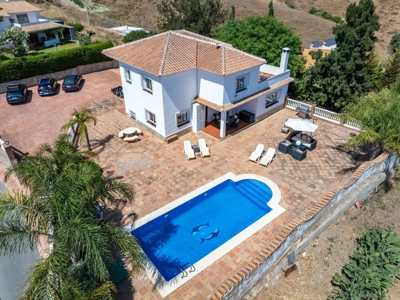 Mediterrane villa met zeezicht en extra bouwperceel – La Cala de Mijas