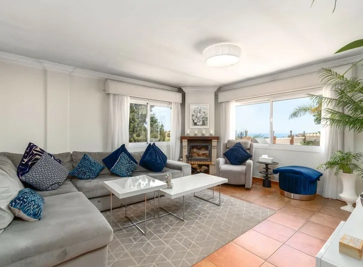 Mediterrane villa met zeezicht en extra bouwperceel – La Cala de Mijas