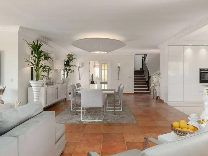 Mediterrane villa met zeezicht en extra bouwperceel – La Cala de Mijas