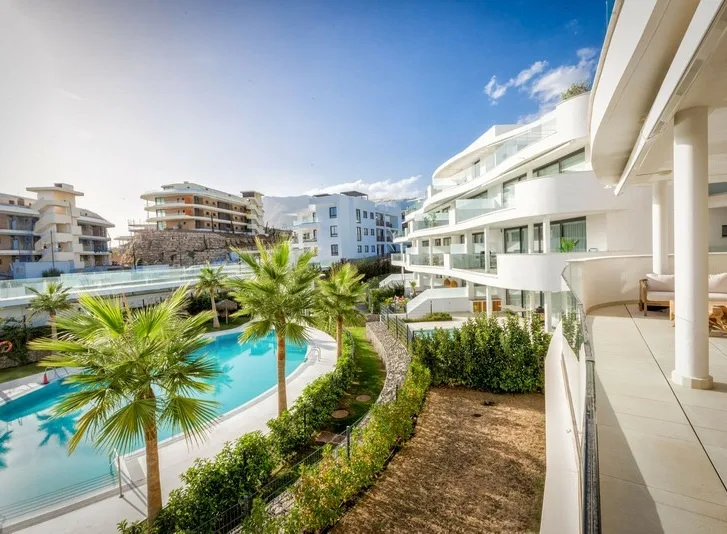 Luxe 3-slaapkamer appartement met royaal terras – Fuengirola